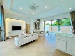 Level TWO pool villa Sriracha