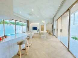 Level TWO pool villa Sriracha