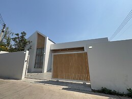 Level TWO pool villa Sriracha