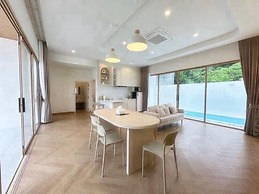 Level TWO pool villa Sriracha