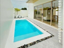 Level TWO pool villa Sriracha