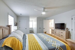 Private Deck & Game Room: Portland Group Getaway