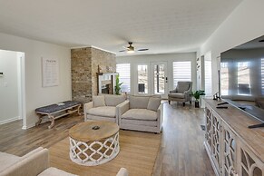 Private Deck & Game Room: Portland Group Getaway