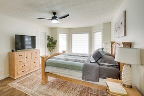 Private Deck & Game Room: Portland Group Getaway