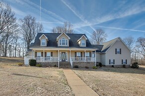 Private Deck & Game Room: Portland Group Getaway