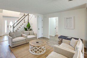 Private Deck & Game Room: Portland Group Getaway