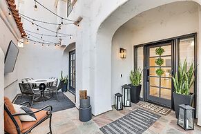 Relax by Pool & Play Tennis: Biltmore Retreat!