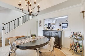 Relax by Pool & Play Tennis: Biltmore Retreat!