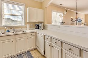 Beach Shuttle & Pool: North Myrtle Beach Condo!