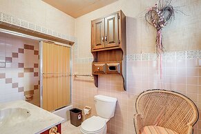 Beachfront Home ~ 7 Mi to Cape May!