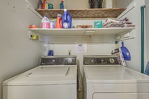 1 Mi to Downtown Ruidoso: Peaceful Forested Cabin!