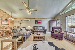 1 Mi to Downtown Ruidoso: Peaceful Forested Cabin!