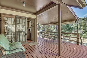 1 Mi to Downtown Ruidoso: Peaceful Forested Cabin!