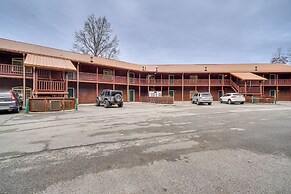 Near Hiking Trails: Gatlinburg Condo w/ Sauna!