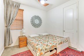 14 Mi to Old Town Temecula: Luxe Fallbrook Home!