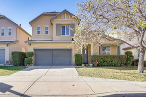 14 Mi to Old Town Temecula: Luxe Fallbrook Home!