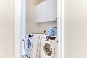 14 Mi to Old Town Temecula: Luxe Fallbrook Home!