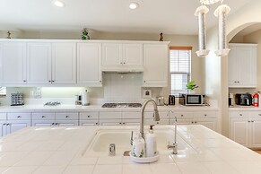 14 Mi to Old Town Temecula: Luxe Fallbrook Home!