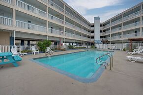 Steps to Beach: Corpus Christi Condo w/ Balcony