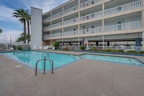 Steps to Beach: Corpus Christi Condo w/ Balcony