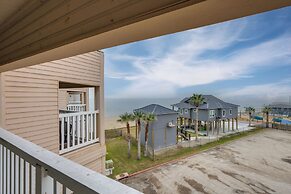 Steps to Beach: Corpus Christi Condo w/ Balcony