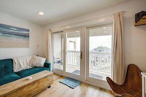 Steps to Beach: Corpus Christi Condo w/ Balcony