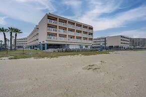 Steps to Beach: Corpus Christi Condo w/ Balcony