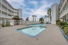 Steps to Beach: Corpus Christi Condo w/ Balcony