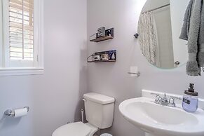 Walk to Beech Mtn Slopes: Cozy Condo w/ Fireplace!