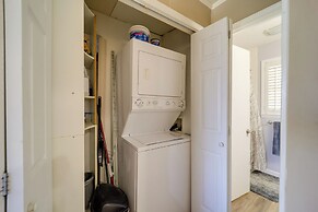 Walk to Beech Mtn Slopes: Cozy Condo w/ Fireplace!