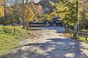 Walk to Beech Mtn Slopes: Cozy Condo w/ Fireplace!