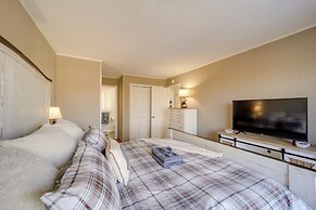 Walk to Beech Mtn Slopes: Cozy Condo w/ Fireplace!