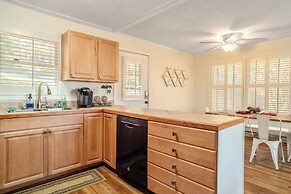 Walk to Beech Mtn Slopes: Cozy Condo w/ Fireplace!