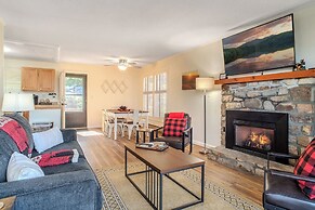 Walk to Beech Mtn Slopes: Cozy Condo w/ Fireplace!