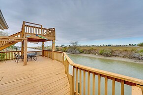 Waterfront Retreat in Rockport w/ Dock Access