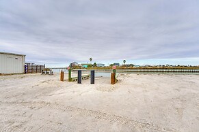 Waterfront Retreat in Rockport w/ Dock Access