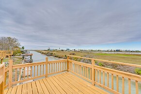 Waterfront Retreat in Rockport w/ Dock Access