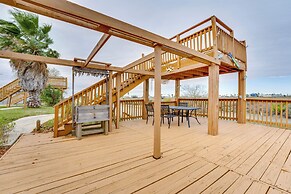 Waterfront Retreat in Rockport w/ Dock Access