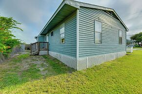 Walk Dtwn: Pet-friendly Townhome in Rockport