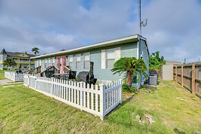 Walk Dtwn: Pet-friendly Townhome in Rockport