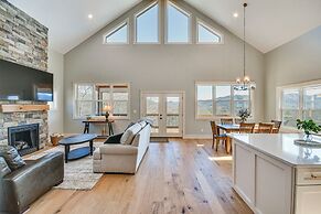 Newly Built Home w/ Mtn Views in Black Mountain!