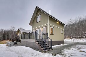 Mountain-view Deck: Secluded Cabin in Palmer