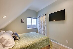 Mountain-view Deck: Secluded Cabin in Palmer