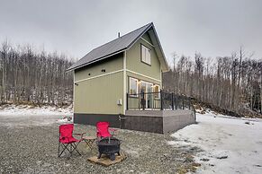 Mountain-view Deck: Secluded Cabin in Palmer