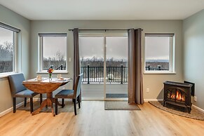 Mountain-view Deck: Secluded Cabin in Palmer