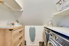 Mountain-view Deck: Secluded Cabin in Palmer