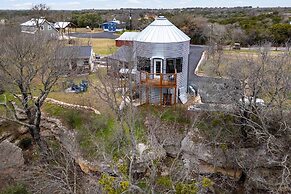 9 Mi to Dtwn Granbury: Getaway w/ Water Views