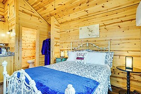 9 Mi to Dtwn Granbury: Getaway w/ Water Views