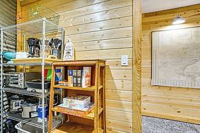 9 Mi to Dtwn Granbury: Getaway w/ Water Views