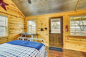 9 Mi to Dtwn Granbury: Getaway w/ Water Views